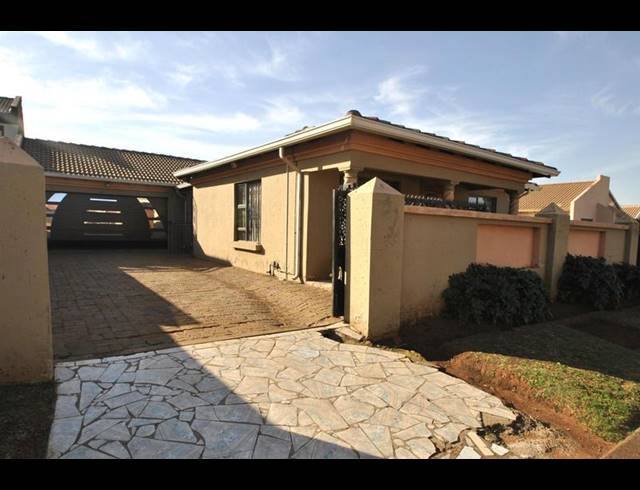 4 BEDROOM HOUSE FOR SALE IN VOSLOORUS